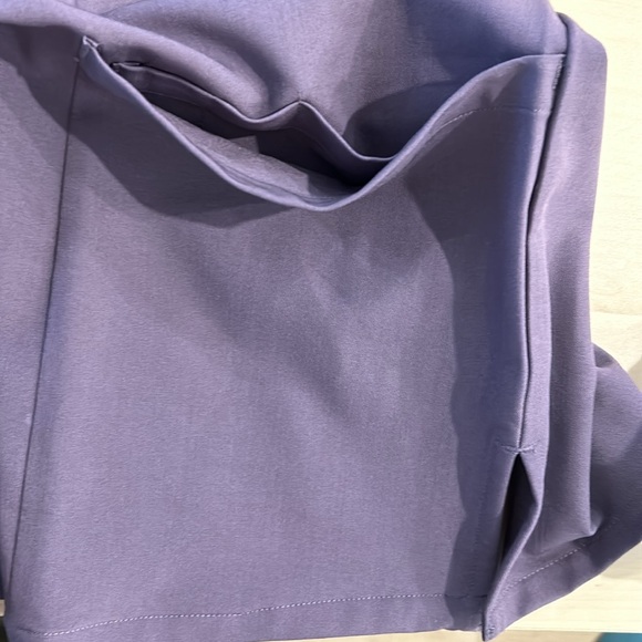 ๐ Mandala Scrubs Six Pocket Scrub Top XL Dewberry New NWOT - Picture 14 of 14